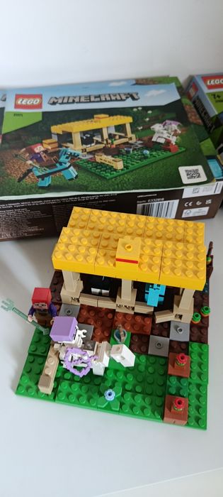 Vând lot Lego Minecraft