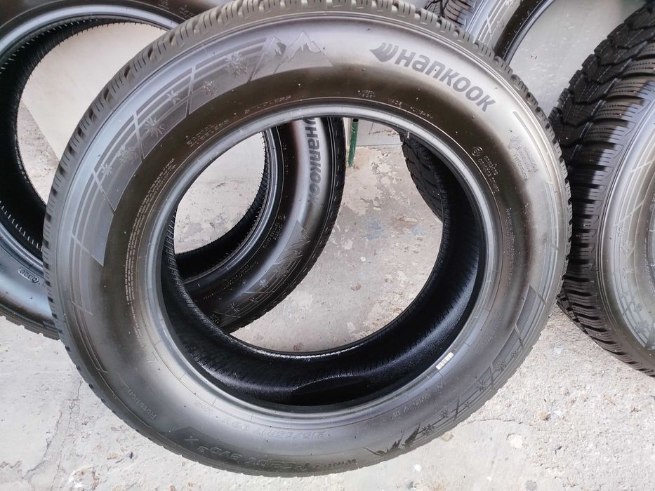 Продавам четири броя зимни гуми hankook winter icept evo3x, 215/65/17