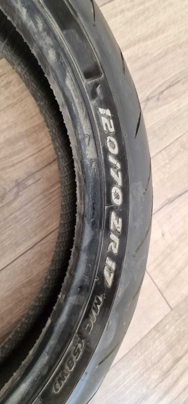 Cauciuc moto Pirelli