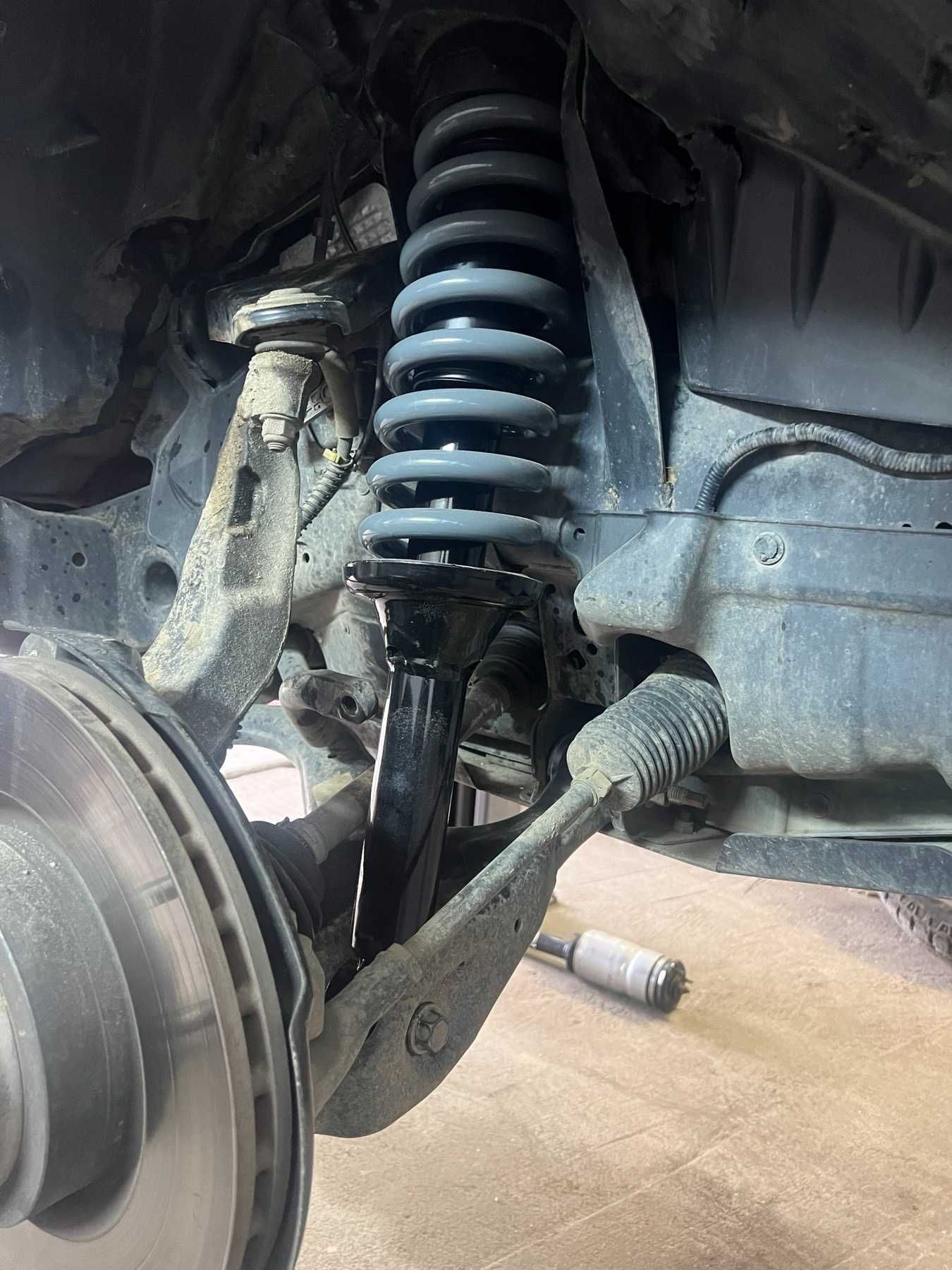Комплект Усилено Пружинно Окачване +5см за Land Rover Discavery 3-4