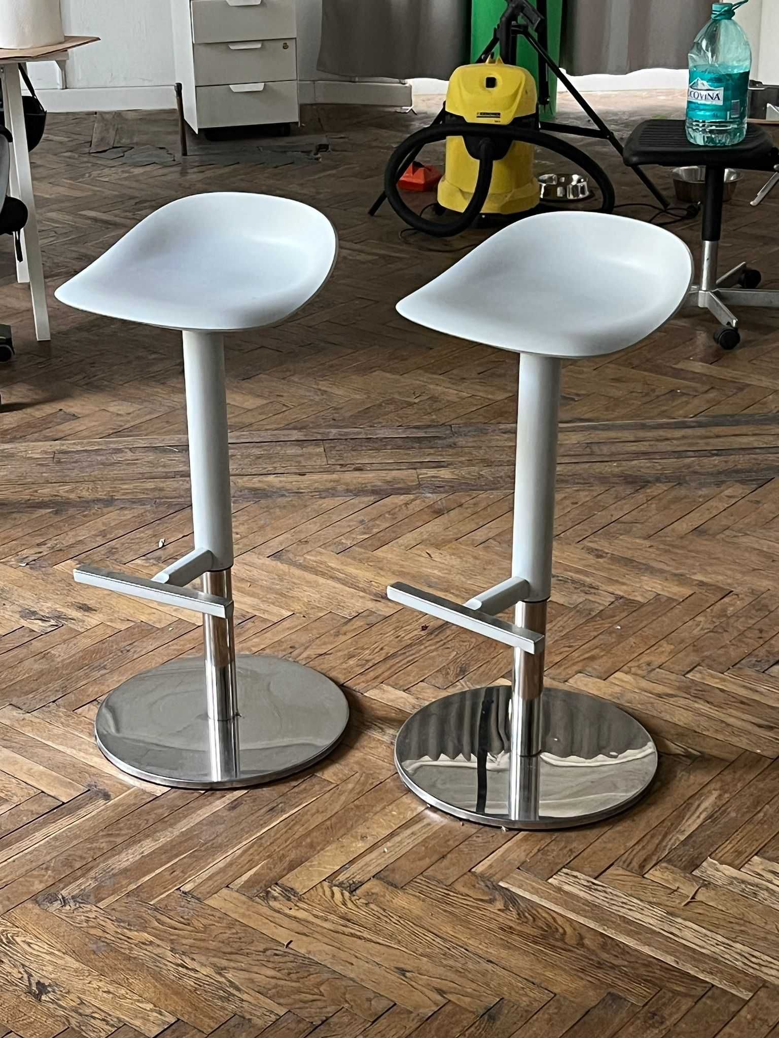 2x Scaune bar IKEA gri JANINGE, stare bună.