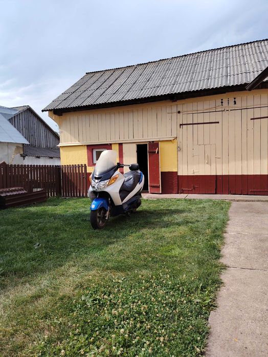 Vand scuter Suzuki Burgman