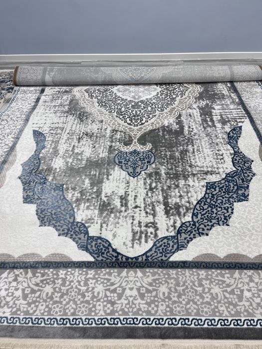 Бу екі кілем сатамын, коп колданган жокпын, тек конакка тосеп журдим.