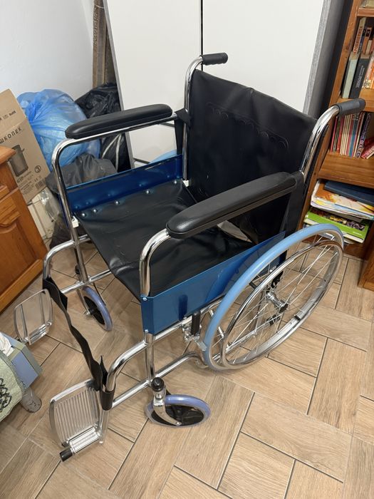 Чисто нова инвалидна количка