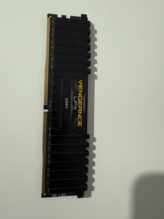 Memorie RAM DDR4 2400 Corsair Vengeance LPX 8GB