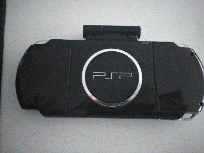 (PSP) Playstation Portable+ camera+ memory card+ 10 jocuri