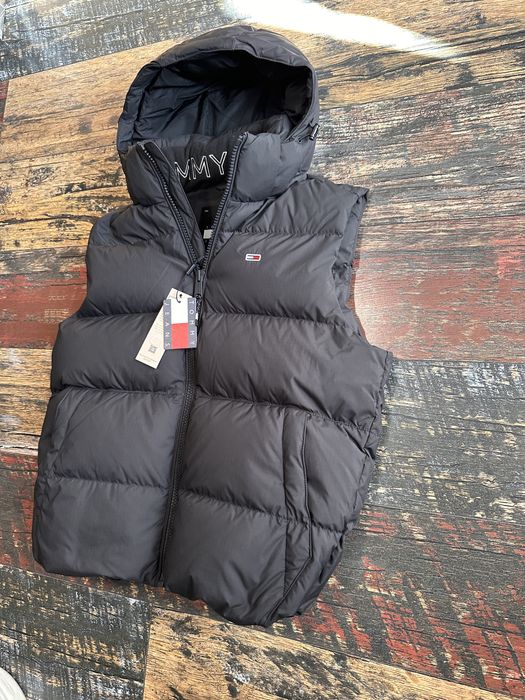 Vesta Tommy Jeans /Alaska Puffer/ Prinde oferta de 4+1 doar in magazin