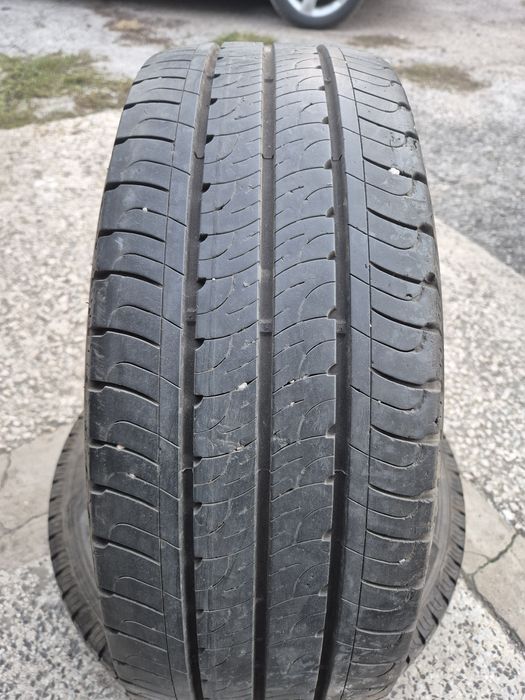 2бр. 215/65/15C гуми бус Goodyear Efficient Grip бусови гуми цетки