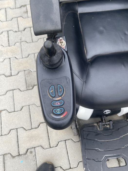 carucior electric invalizi