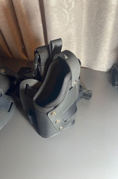 Vând 2 tocuri de pistol CZ p09