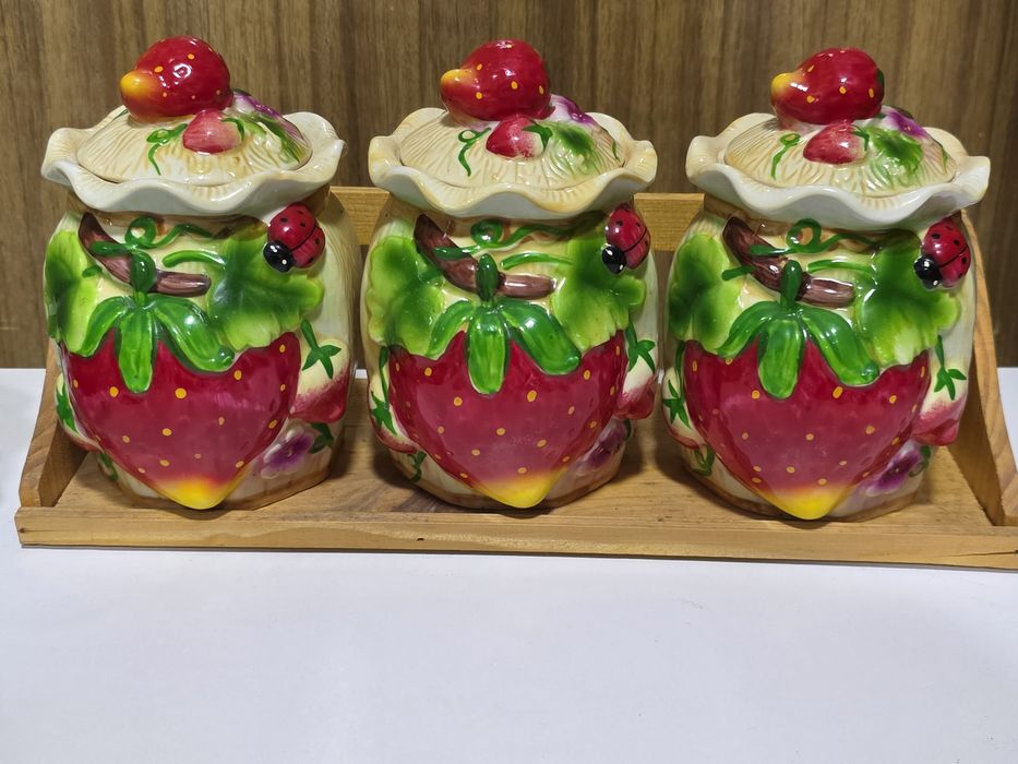 Срочно продаю баночки для специй, вазы для цветов, бокалы и вазочки