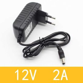 Универсален адаптер на 12V