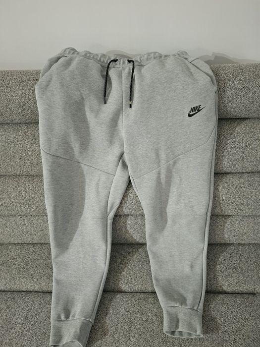 Pantaloni Nike tech fleece