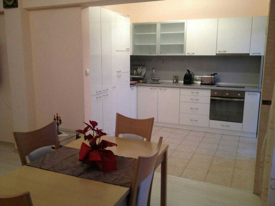 Дава се под наем Двустаен апартамент в София, Център - 75 кв.м за 700 € - Снимка #2