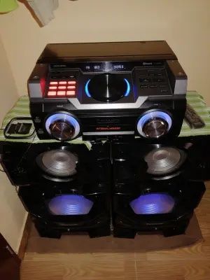 Vand sau schinb  boxe panasonic max 4000