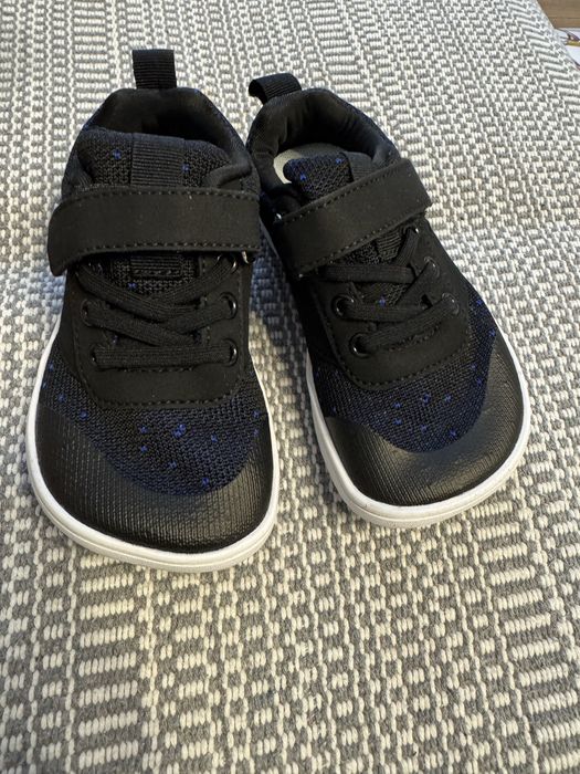 Продам босоногие кроссовки