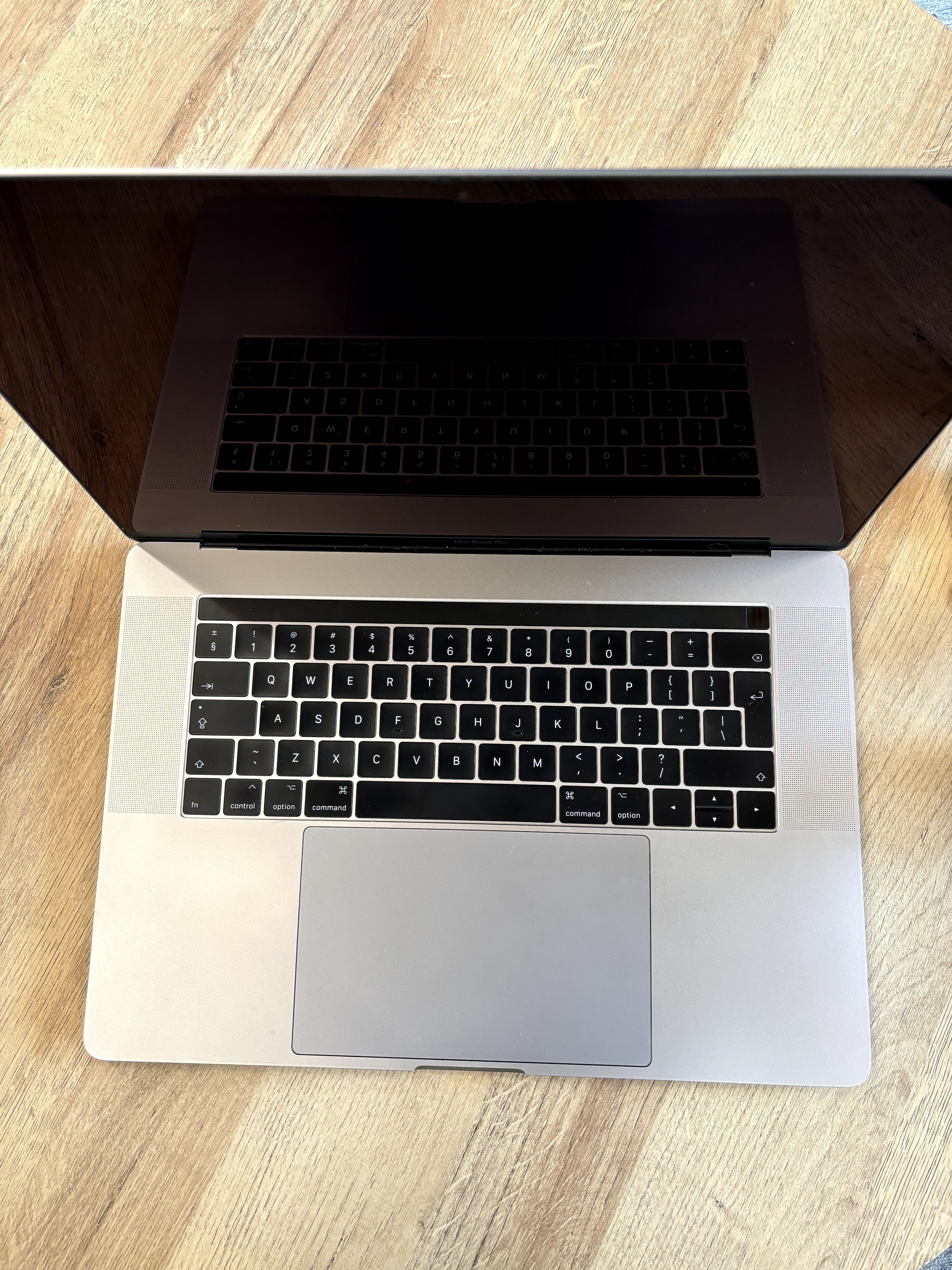 Лаптоп MacBook 2017 15", 2,9G i7, 16GB RAM, 512GB