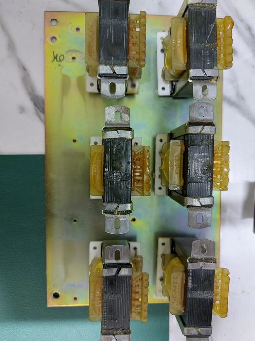 Vând transformator LUBCKE 380 -440 V   S 21 V . 6VA