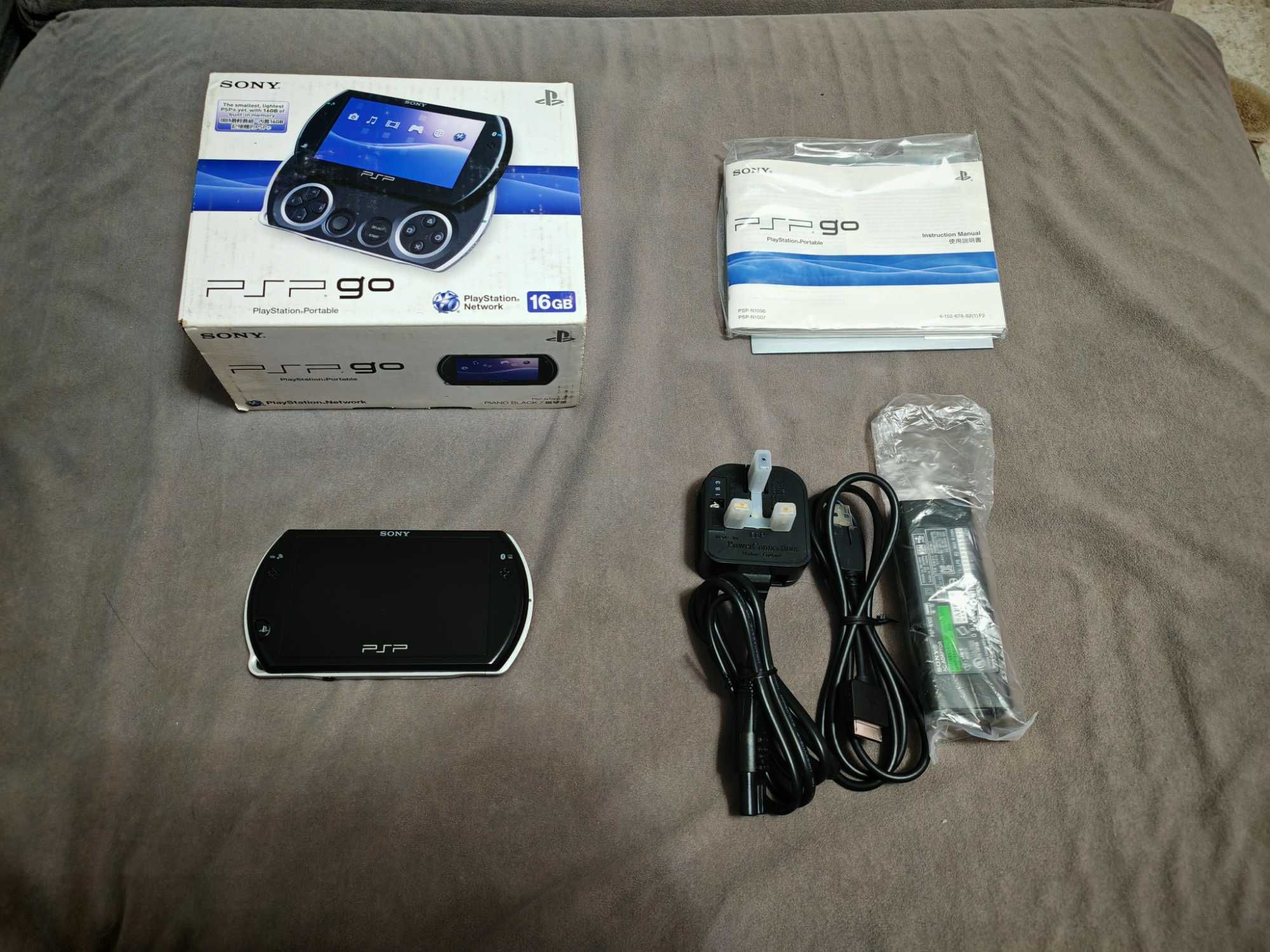 Продам новую PSP Go