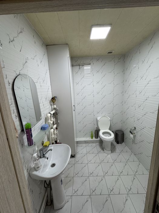 Ofis sotiladi. Parketskiy