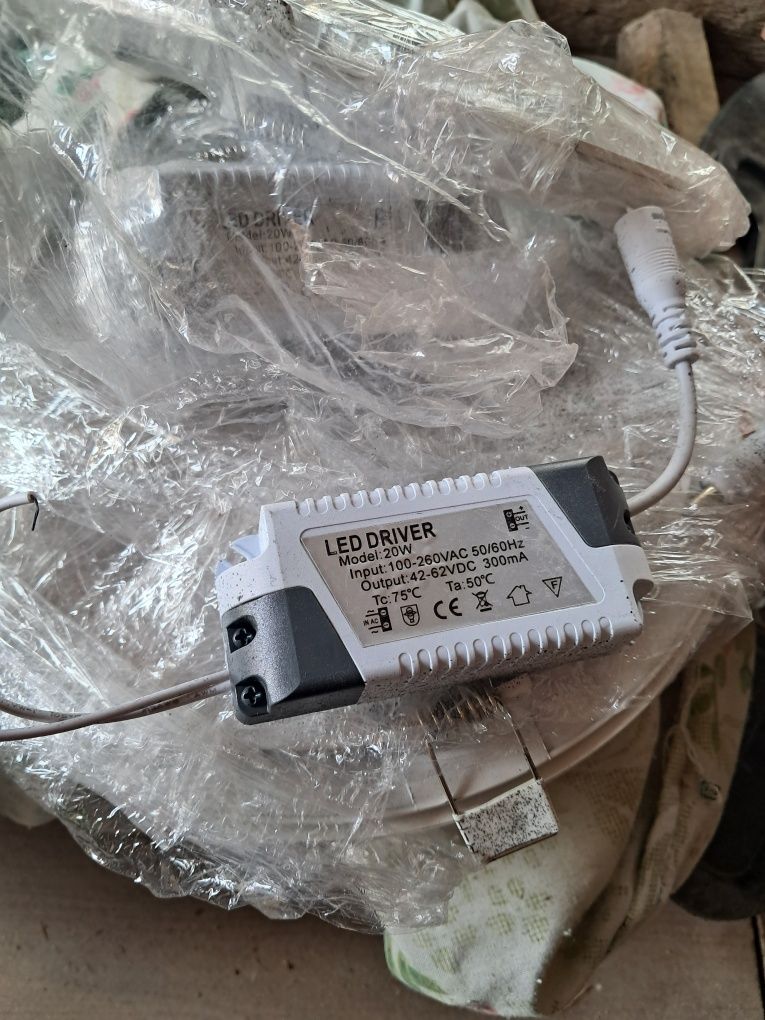 LED Lampa satiladi