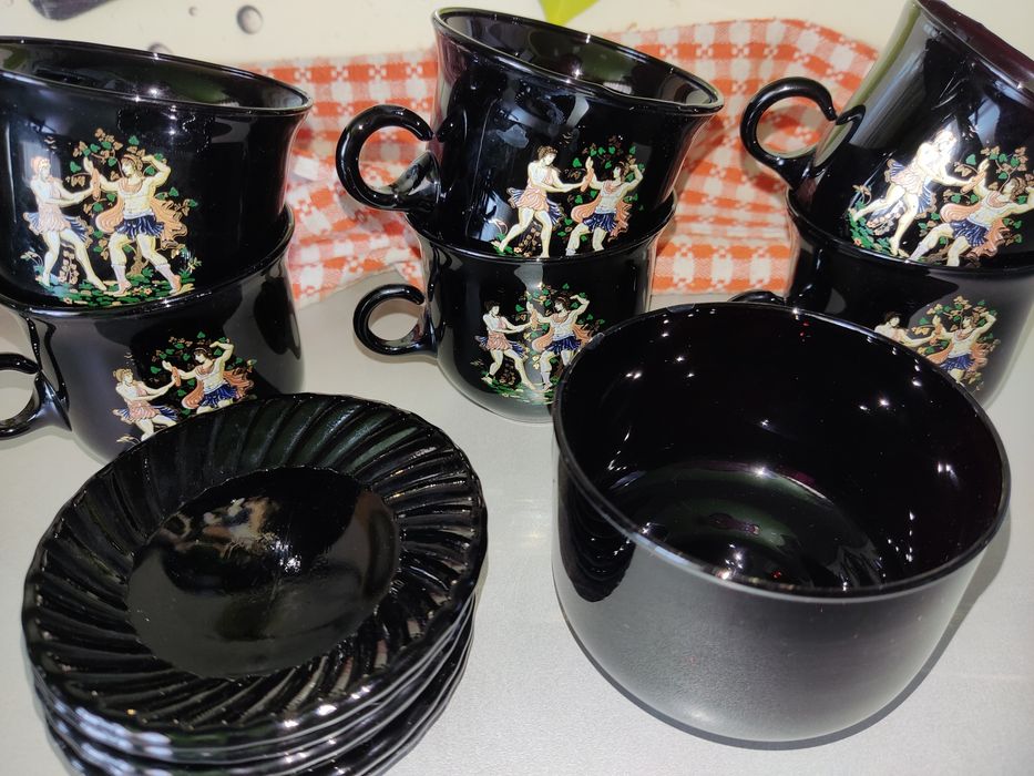 Чайный сервиз на шесть персон