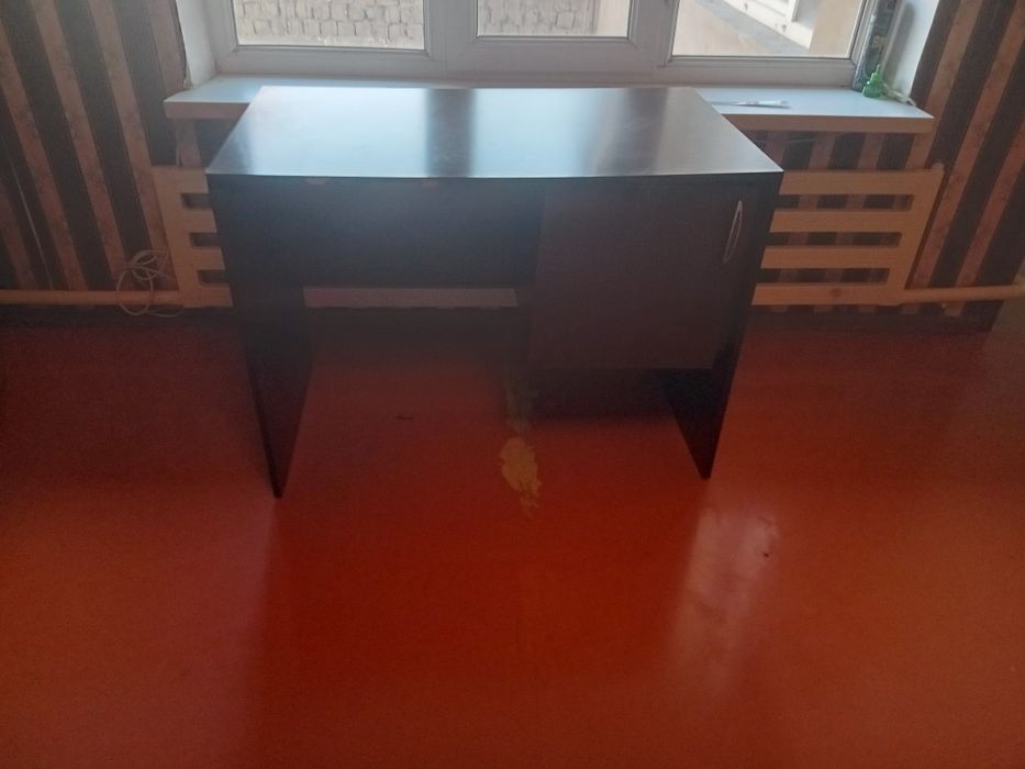 Продам  стол тумбу б/у в хорошем  состоянии