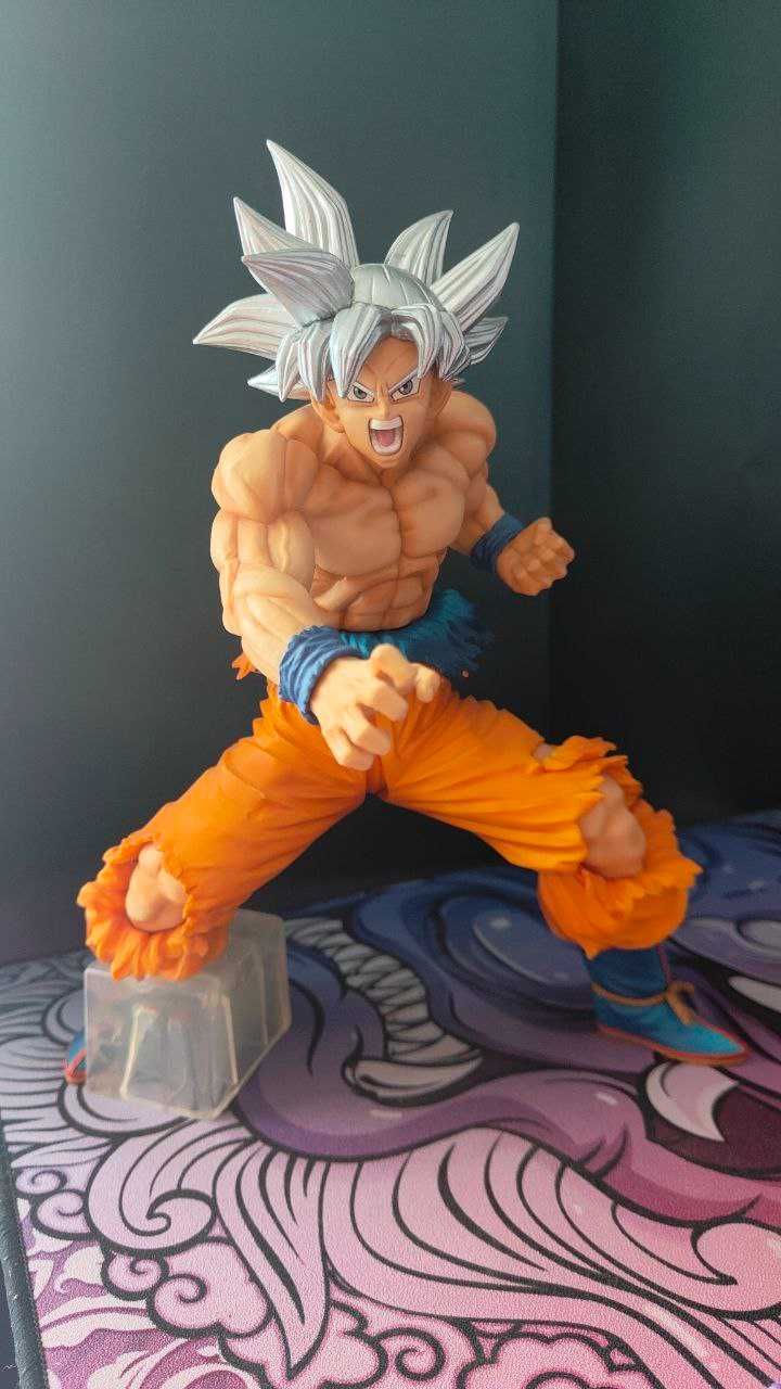 Figurina Dragon Ball Z Son Goku Ultra Instinct