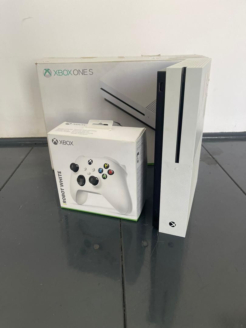 Consola Microsoft Xbox ONE S 1 Tb + Controller -A-