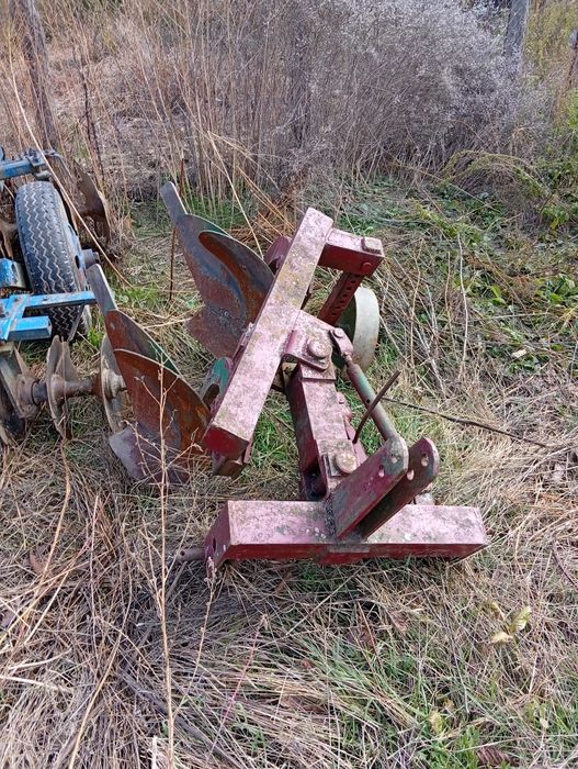 Vând Remorca monoax basculabila,plug pp4, plug pp2 MAT Craiova