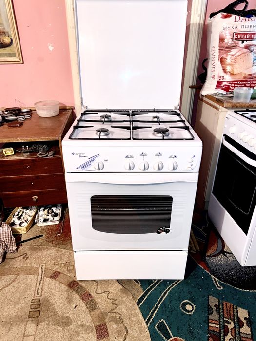 Продам газ плиту рабочая 100% Гефест