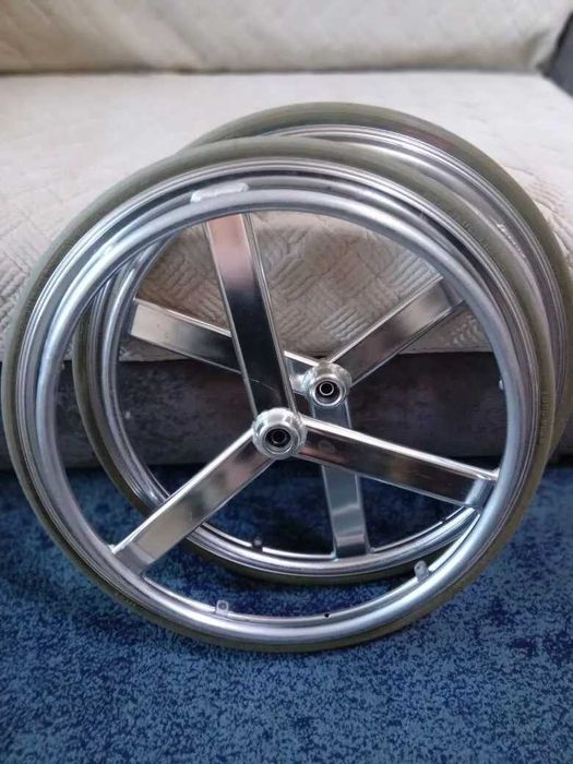 Продам инвалидные коляски