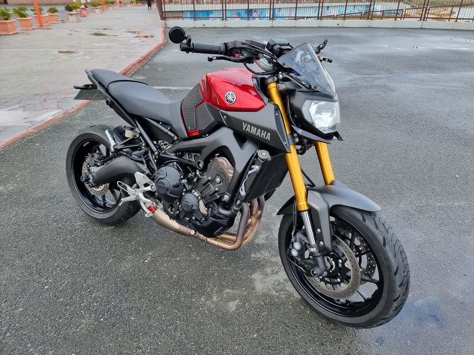 Yamaha MT09 2016 RN29A  [ Ohlins Akrapovic Woolich Race Tools ]