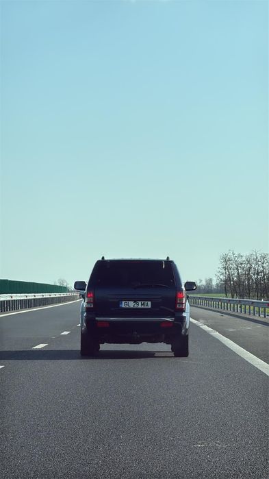Vând Jeep Grand Cherokee