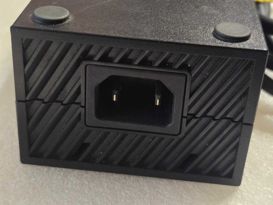 Alimentator Xbox One A13-203P1A, 12V 16.5A 198W - poze reale