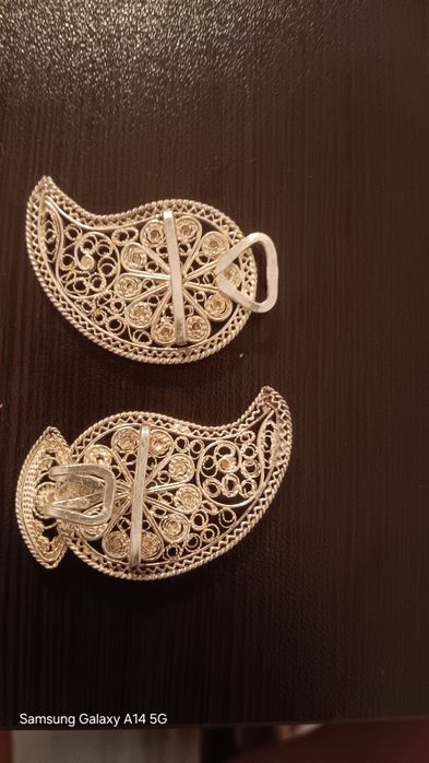 Сребарна стара ръчна брошка