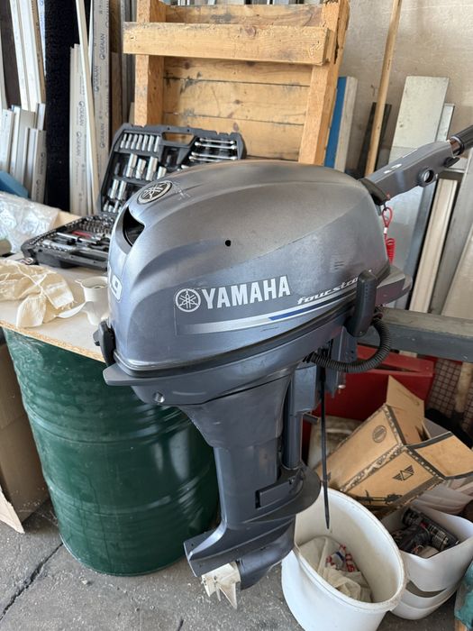 Motor yamaha 9.9