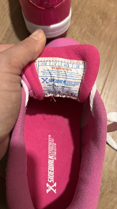 Детски кецове на колелца