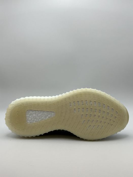 Yeezy 350 v2 Cloud White Sneakers
