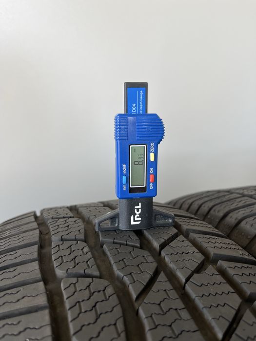 Зимни гуми 215/60/17 Continental