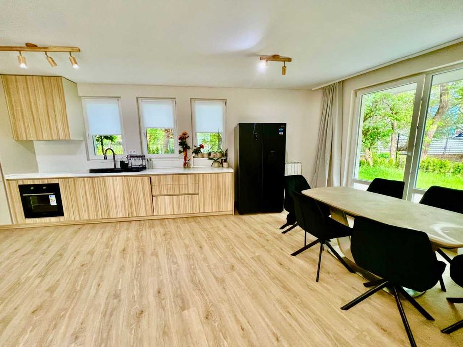 Дава се под наем Тристаен апартамент в София, Витоша - 140 кв.м за 1249.5 € - Снимка #1