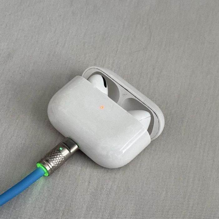 Apple AirPods Pro - Gen 1