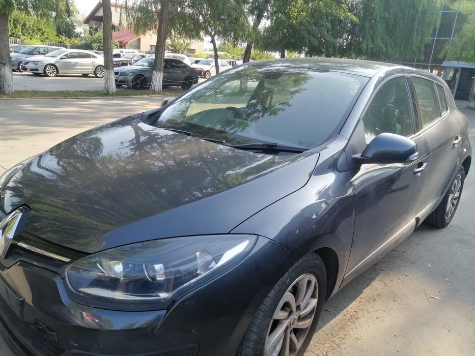 Dezmembram Renault Megane