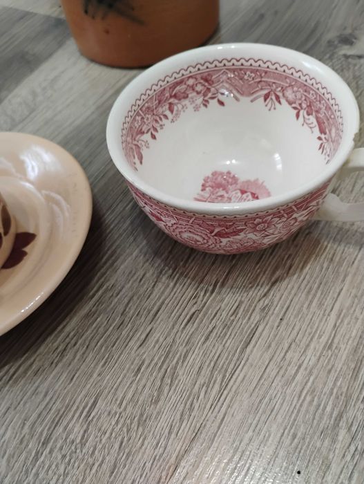 Сервиз от рисувана керамика