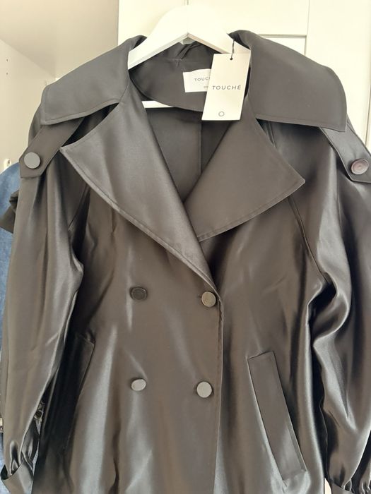 Тренчкот на марката Touche Prive.