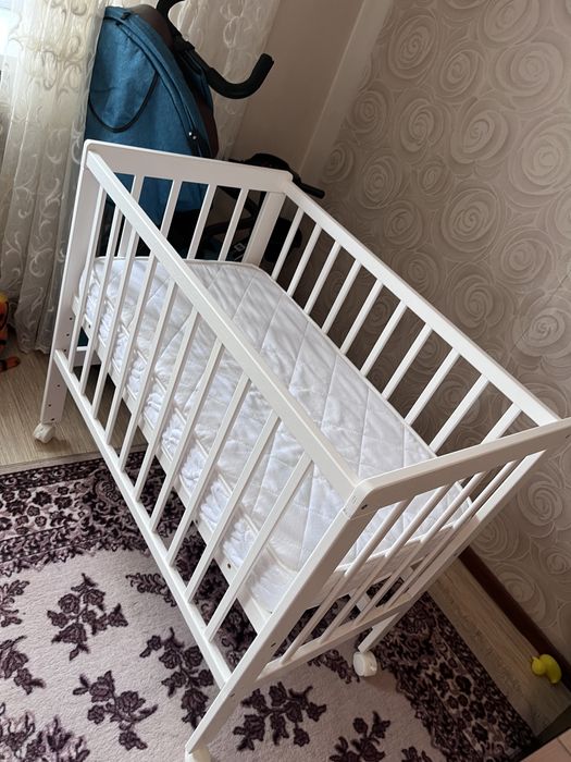 Продам абсолютно новую кроватку