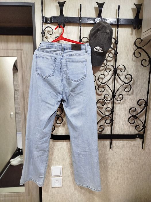 Джинсы женские Багги приятного цвета