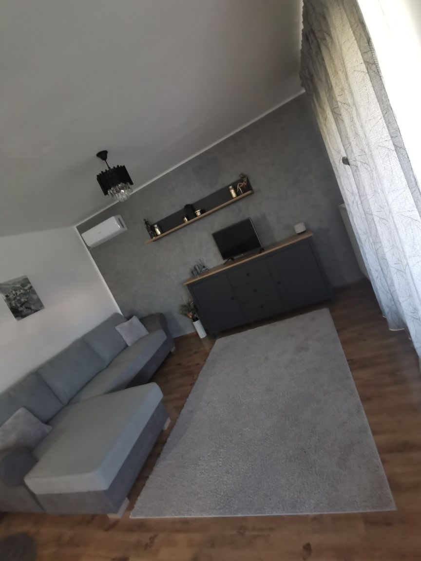 Apartament de vânzare , cu douā camere  complet mobilat
