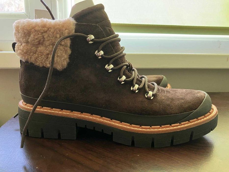 ghete  Marc Fisher  Cade 40 41