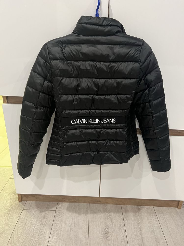 Ново!Яке Calvin Klein/XS
